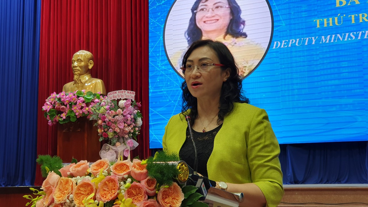 Bà Phan Thị Thắng - Thứ trưởng Bộ Công Thương. Bà Phan Thị Thắng - Thứ trưởng Bộ Công Thương.