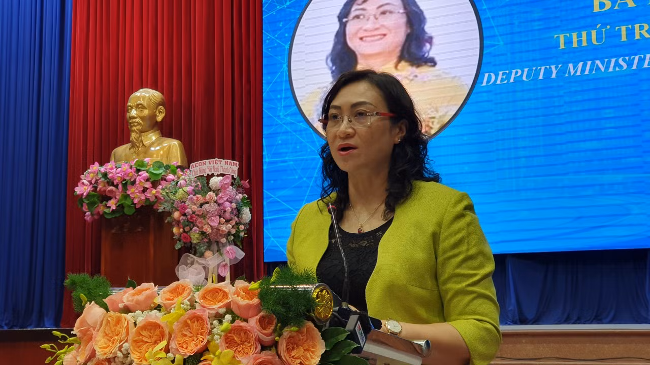 Bà Phan Thị Thắng - Thứ trưởng Bộ Công Thương. Bà Phan Thị Thắng - Thứ trưởng Bộ Công Thương.