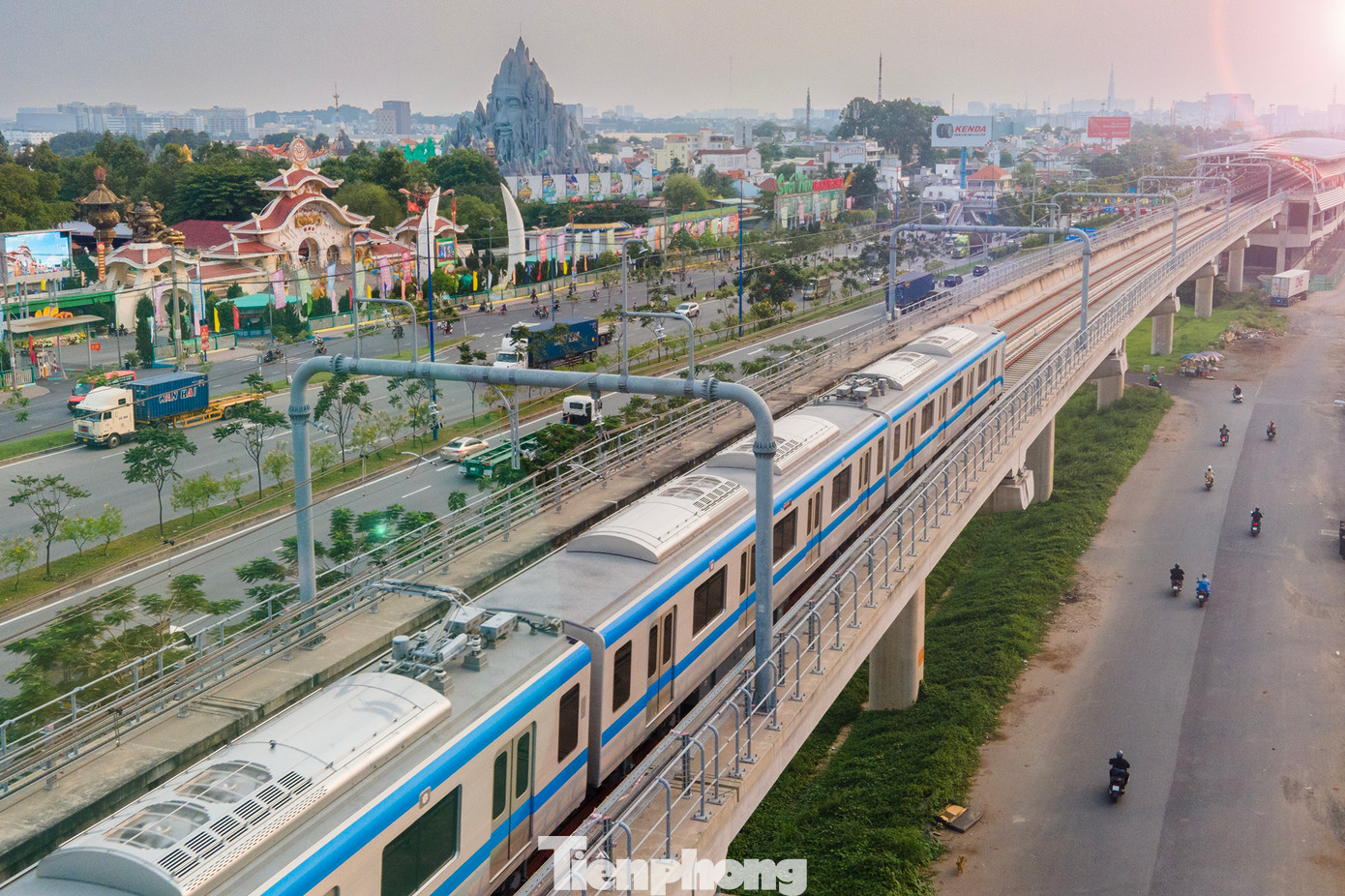 Trước đó vào tháng 8/2008, ban quản lý đã khởi công xây dựng tường rào, san lấp mặt bằng depot Long Bình và đã hoàn thành vào tháng 7/2010.