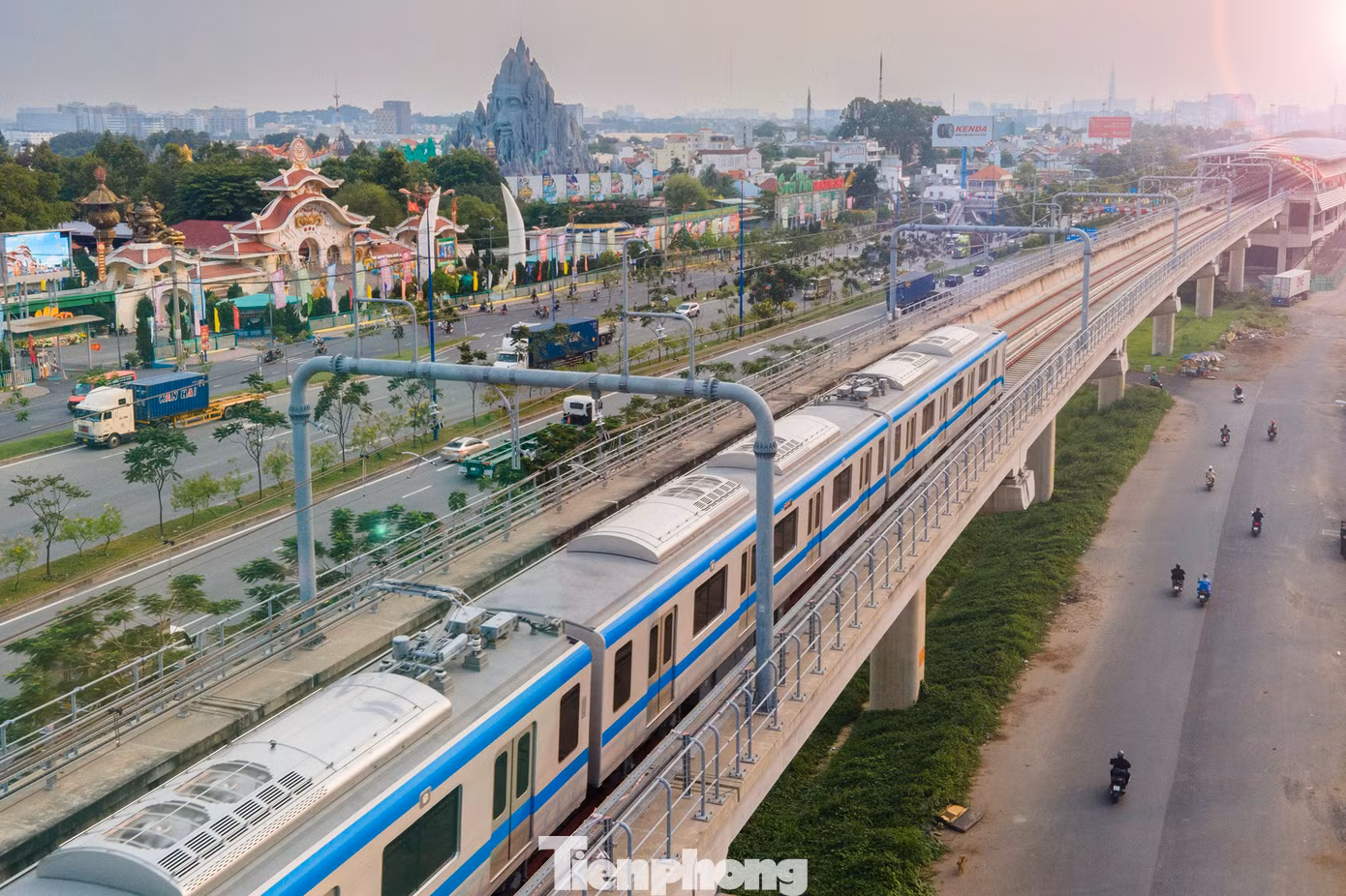 Trước đó vào tháng 8/2008, ban quản lý đã khởi công xây dựng tường rào, san lấp mặt bằng depot Long Bình và đã hoàn thành vào tháng 7/2010.