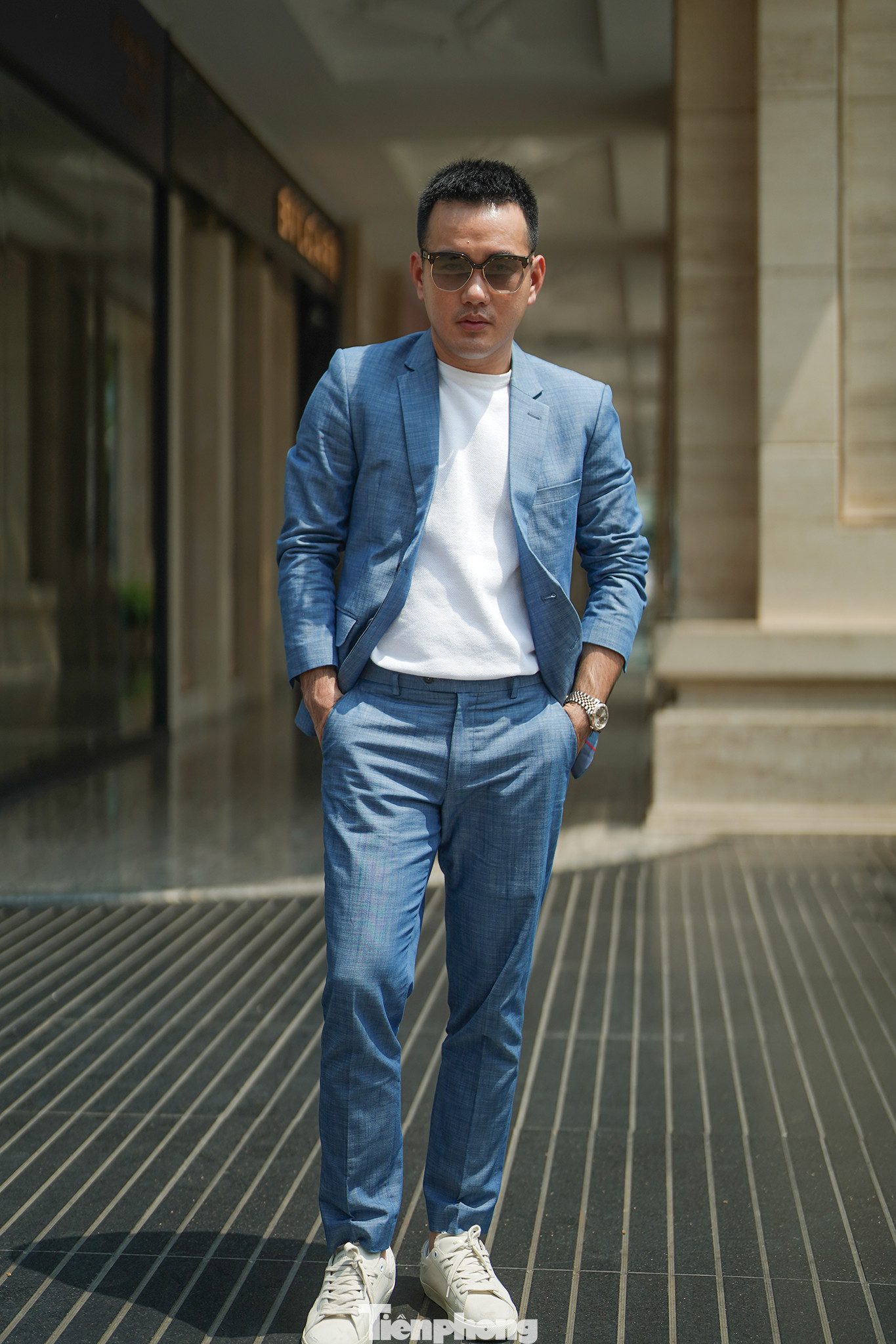 NTK Lê Thanh Hòa là tác giả của chiếc váy mà Janet Yang - Chủ tịch Viện phim Hoa Kỳ mặc trên thảm đỏ Oscar lần thứ 95.