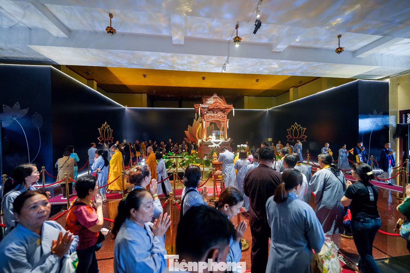 Người dân tham dự Đại Lễ Phật Đản Vesak 2025. Ảnh: Phạm Nguyễn