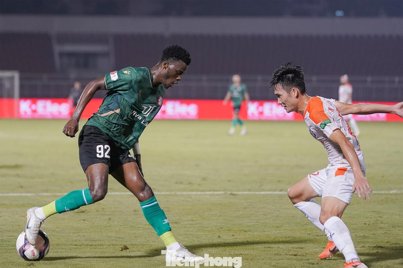 Có lợi thế sân nhà, CLB TPHCM là đội nhập cuộc hứng khởi hơn với mục tiêu phải có được 3 điểm trọn vẹn. Trong khi đó Đà Nẵng với đội hình khá chắp vá chỉ cần 1 trận hòa là sẽ chắc chắn trụ hạng.