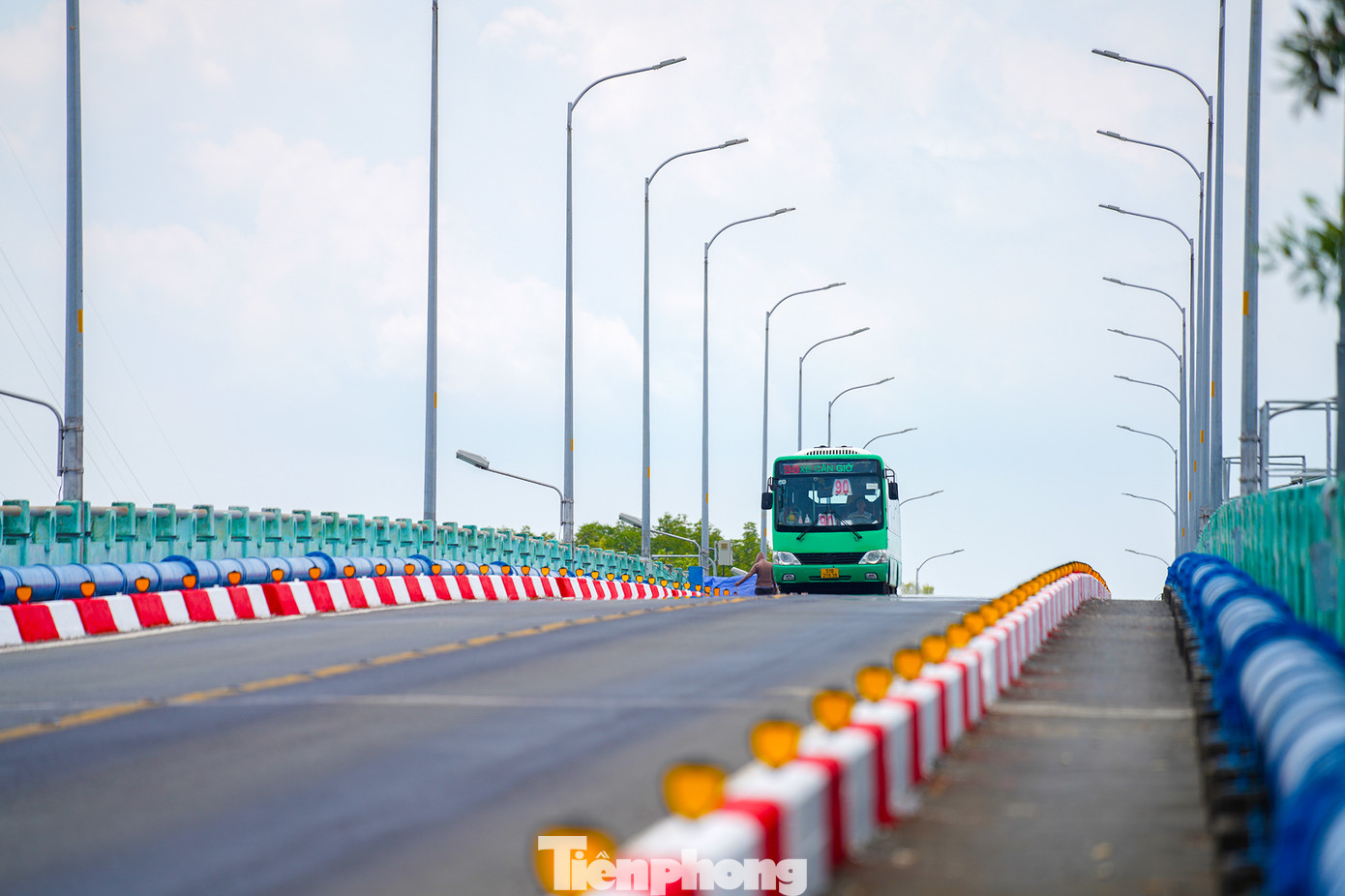 Đến năm 2001, cây cầu Dần Xây được khánh thành, phà Dần Xây kết thúc sứ mệnh lịch sử. Kể từ thời điểm đó, đường Rừng Sác được nối liền, thông suốt trên một chặng, người dân không còn phải di chuyển thêm một chuyến phà trước khi đến với khu duyên hải huyện Cần Giờ.