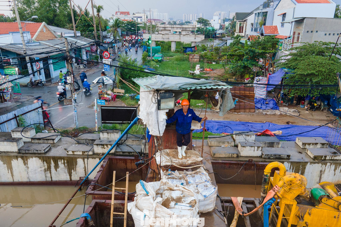 Dự án xây dựng cầu Long Kiểng hiện do Tổng công ty Cơ khí Xây dựng Thăng Long và Công ty CP cầu 7 Thăng Long thực hiện. Dự án xây dựng cầu Long Kiểng hiện do Tổng công ty Cơ khí Xây dựng Thăng Long và Công ty CP cầu 7 Thăng Long thực hiện.