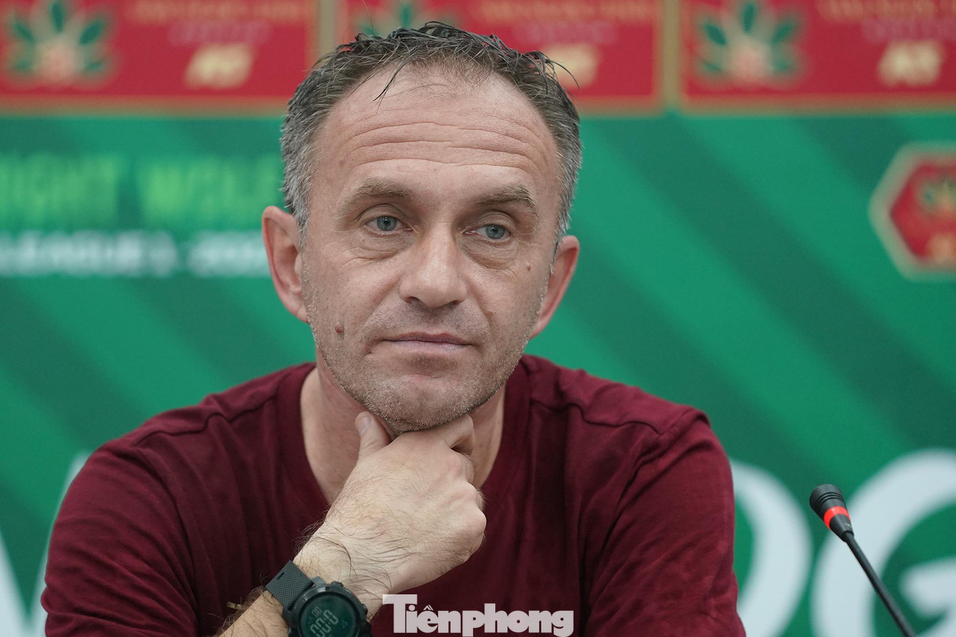 HLV Petrovic của CLB Thanh Hoá.