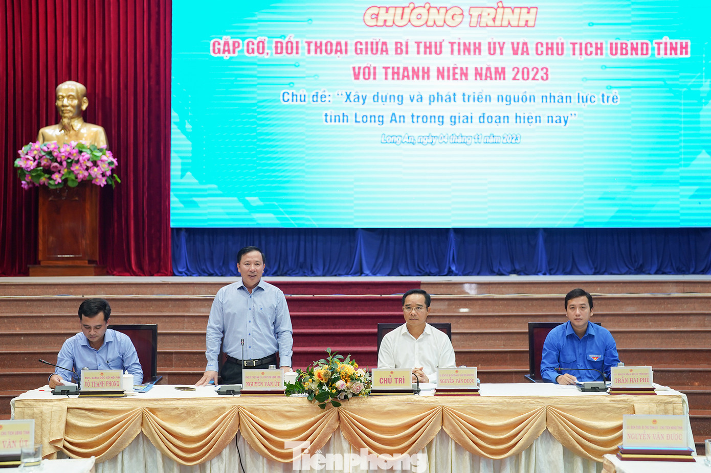 Phát biểu khai mạc chương trình, ông Nguyễn Văn Út - Chủ tịch UBND tỉnh Long An cho biết, thanh niên là nguồn nhân lực trẻ, năng động, sáng tạo, thích ứng nhanh với điều kiện mới, luôn khao khát được đóng góp, cống hiến vì sự phát triển chung của quê hương, đất nước.