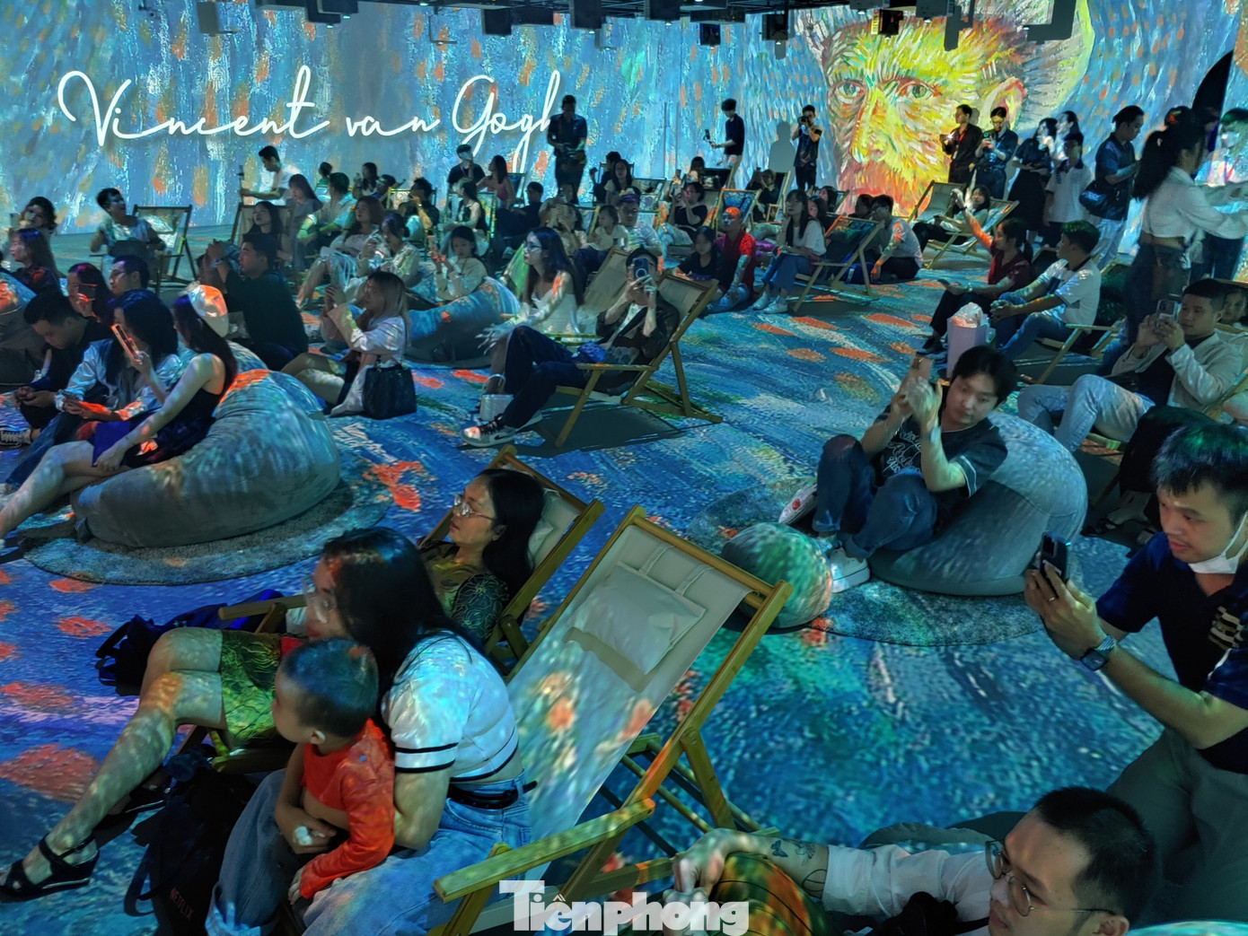 Tối 9/12, tại trung tâm thương mại Gigamall, thành phố Thủ Đức đã diễn ra lễ khai mạc triển lãm nghệ thuật đa giác quan Van Gogh lần đầu tại Việt Nam. Đây là hoạt động chính trong khuôn khổ tuần lễ du lịch TPHCM lần thứ 3.