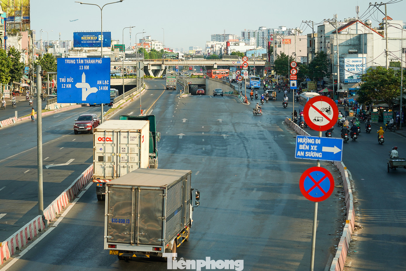 Tại khu vực hầm chui An Sương cũng được thiết kế một hố gom nước đáp ứng lượng mưa khoảng 100mm. Khi mưa lớn đổ xuống, nước mưa sẽ theo hệ thống nước trong hầm chảy về hố và có hệ thống bơm nước ra cống nước hiện hữu, tiêu nước. Tổng mức đầu tư của dự án 514 tỉ đồng.