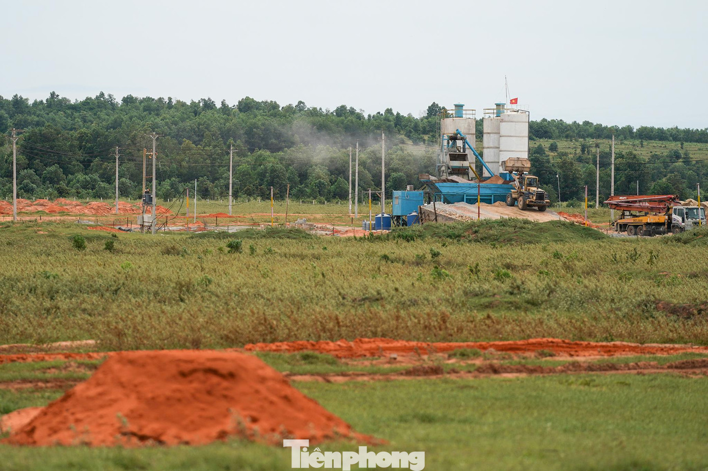 Tính đến ngày 30/8, công tác bồi thường, giải phóng mặt bằng xây dựng sân bay Phan Thiết và đài không lưu đã cơ bản hoàn thành.