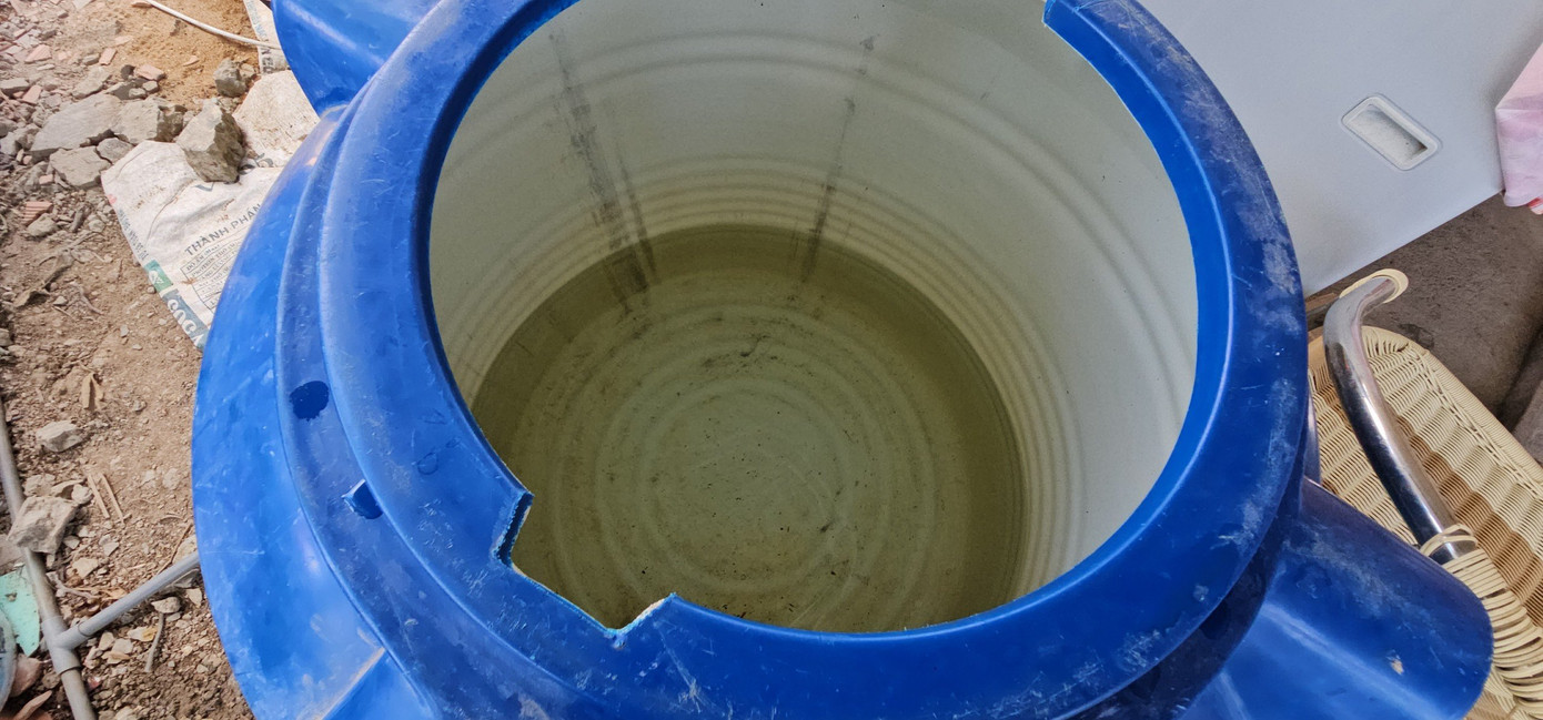 Một khối nước người dân chỉ đủ dùng cho vài ngày với mức tiêu thụ "siêu tiết kiệm".