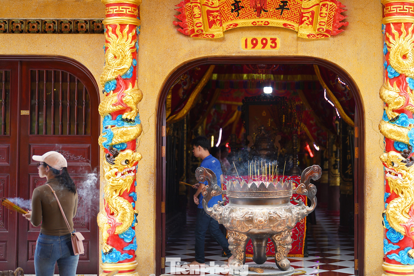 Năm 1920, sau khi trở về Sài Gòn, đồng chí Tôn Đức Thắng đã cùng với những người bạn chiến đấu thành lập và lãnh đạo Công hội bí mật Sài Gòn. Đây là tổ chức công hội đầu tiên của giai cấp công nhân Việt Nam, đánh dấu sự chuyển biến mới của giai cấp công nhân Việt Nam từ thời kỳ chưa có tổ chức sang thời kỳ có tổ chức.