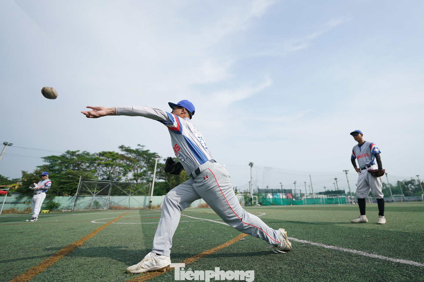 Hình ảnh khởi động vui nhộn dù TPHCM chưa có sân chơi đúng nghĩa cho cho bộ môn này.