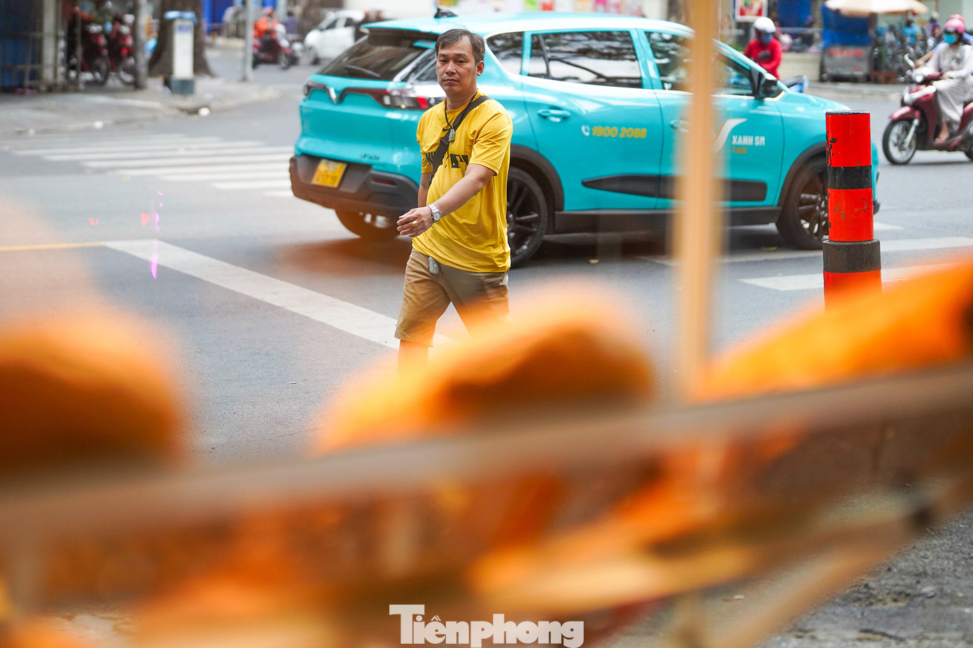 Để thu hút khách hàng, tiệm nặn bánh mì hình con ếch, cá sấu, cá chép, cua, tôm, bạch tuộc. Trong số những bánh mì hình con vật, loại cá sấu, cua, ếch cỡ nhỏ và trung bán chạy nhất. Những chiếc bánh trưng bày trên vỉa hè luôn thu hút ánh nhìn của những người đi ngang qua.