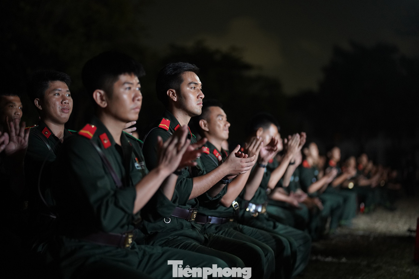 Hình ảnh đẹp của người đoàn viên thanh niên công an thành phố đã được khắc họa rõ nét trong từng việc làm, hành động vì bình yên và cuộc sống của người dân thành phố, , cao điểm tuyên truyền pháp luật được triển khai có hiệu quả đẩy mạnh công tác phát động phong trào toàn dân bảo vệ an ninh Tổ Quốc tại cơ sở, nâng cao hiệu quả đấu tranh tố giác tội phạm.