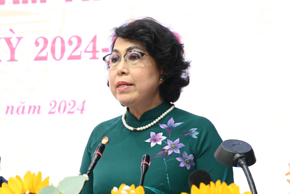 Ủy viên Đảng Đoàn, Phó Chủ tịch Ủy ban Trung ương MTTQ Việt Nam - Tô Thị Bích Châu phát biểu tại đại hội. (Ảnh: NM)