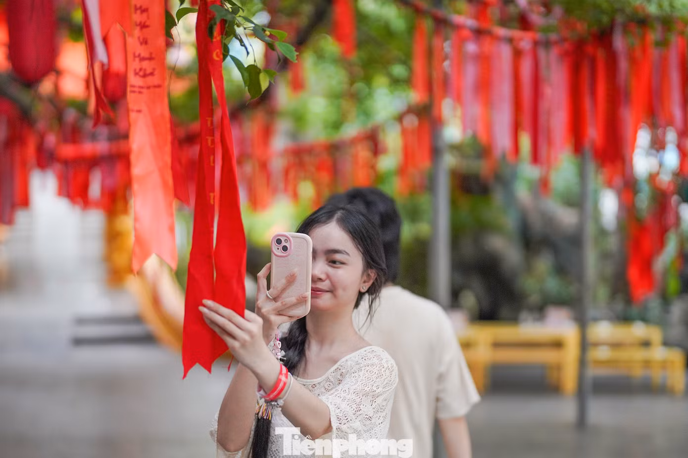 Cây ước nguyện là cây đa cổ thụ hơn 300 tuổi, nằm trong khu "rừng nguyên sinh" của Suối Tiên. Cây có tán rộng, cành lá xum xuê, cao vút lên trời xanh. Điều đặc biệt của cây là những dải lụa hồng, đỏ được người dân, du khách tham quan treo lên cây, ghi những lời ước nguyện, chủ yếu là về sức khỏe, cầu tình duyên, học hành, công việc,...