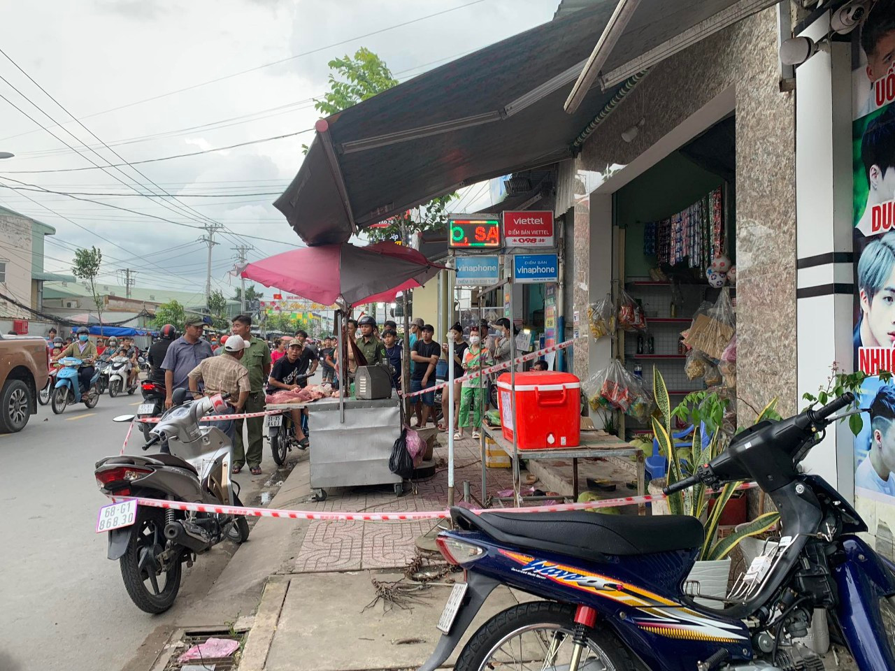 Sạp thịt heo của chị T. được phong toả.