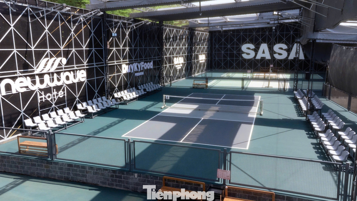 Cụm sân đạt tiêu chuẩn của giải đấu. Cụm sân đạt tiêu chuẩn của giải đấu.