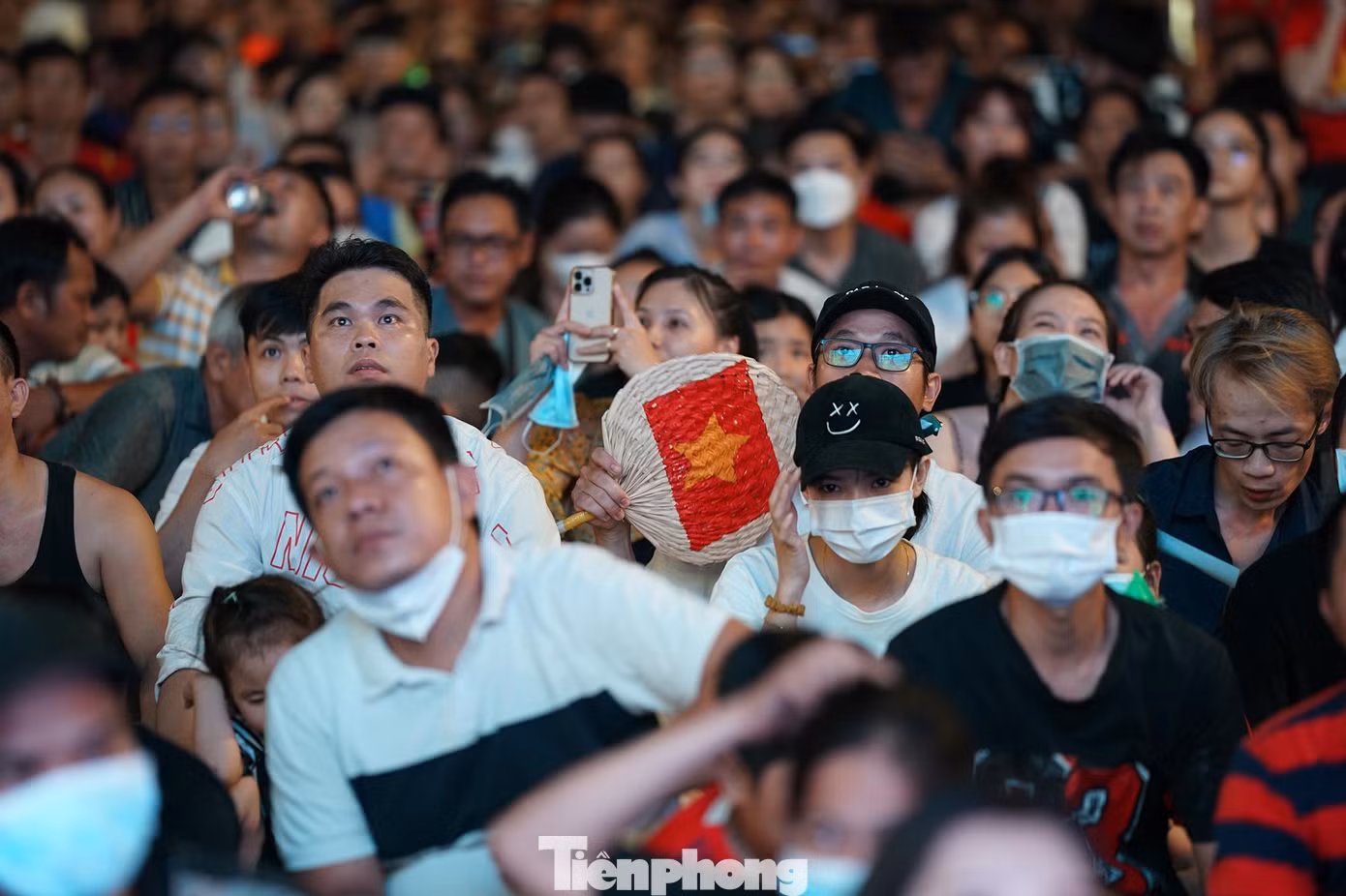 Thời tiết TPHCM tối 8/6 đứng gió, trời khá oi bức.