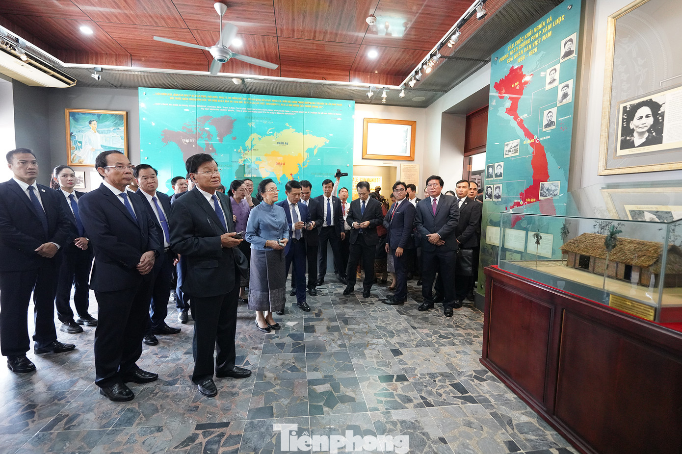 Địa danh nổi tiếng này gắn với sự kiện người thanh niên Nguyễn Tất Thành lên tàu Amiral Latouche Tréville ngày 5/6/1911, bắt đầu hành trình tìm đường cứu nước. (Ảnh: Phạm Nguyễn) Địa danh nổi tiếng này gắn với sự kiện người thanh niên Nguyễn Tất Thành lên tàu Amiral Latouche Tréville ngày 5/6/1911, bắt đầu hành trình tìm đường cứu nước. (Ảnh: Phạm Nguyễn)