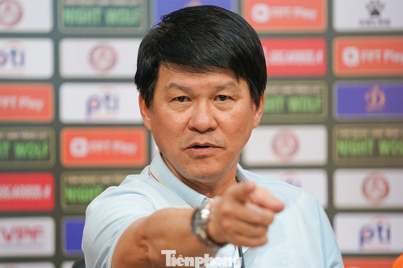 HLV Vũ Tiến Thành cho rằng một nhóm trọng tài thật sự bị thao túng.