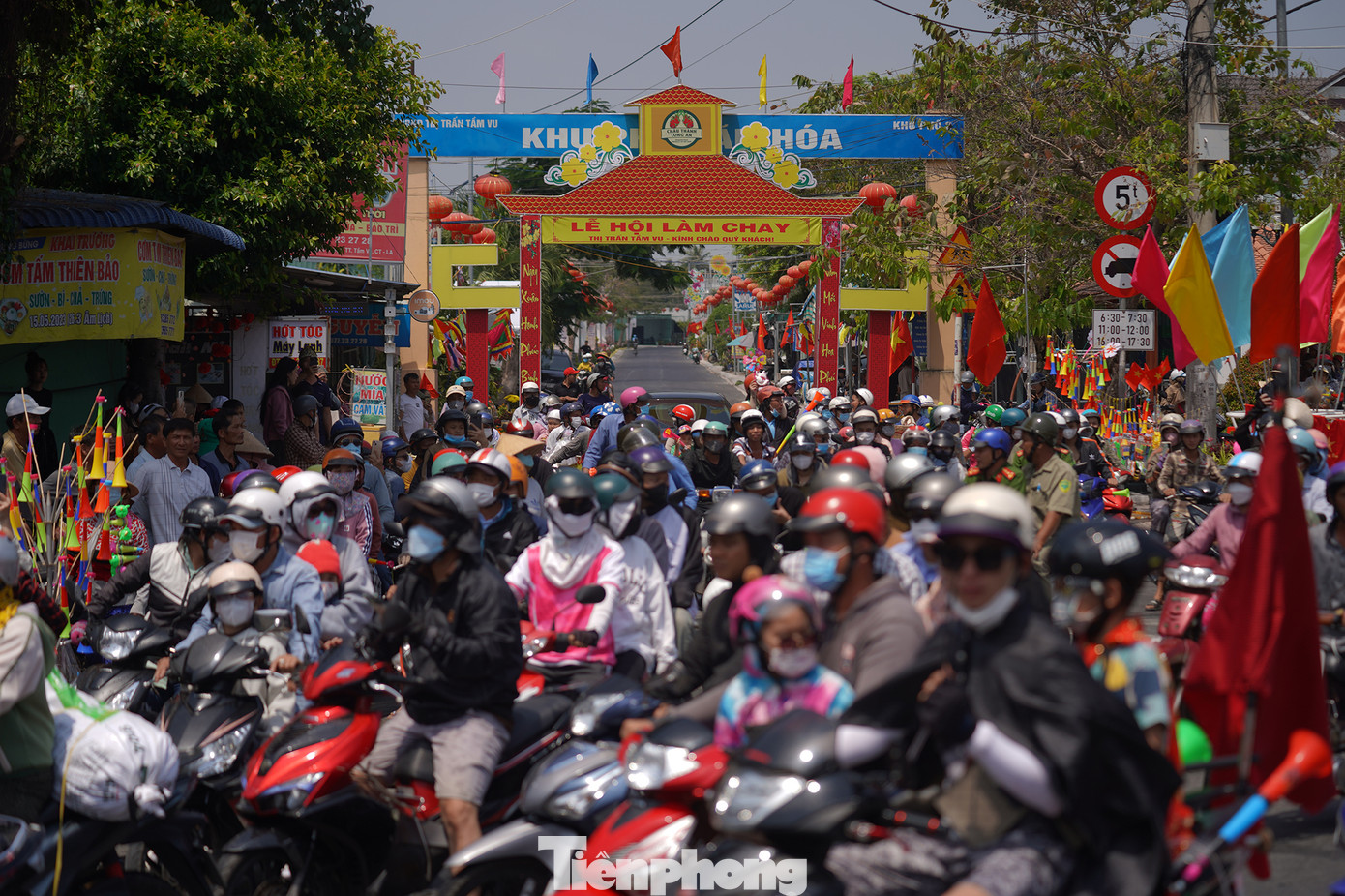 Lễ làm chay với không gian kéo dài từ đình Tân Xuân đến chùa Linh Phước, chùa Ông, miễu Điền, miếu Âm Nhơn, Thánh Thất Phương Quế Ngọc Đài, sông Tầm Vu... Để chuẩn bị cho lễ hội, Ban Quản trị đình Tân Xuân thành lập các tiểu ban, triển khai các công việc, như: dựng giàn Ông Tiêu, làm Long Đình - Tứ Châu, dựng giàn thầy, dựng đài liệt sĩ, làm ghe phóng đăng, làm hình Ông Tiêu.