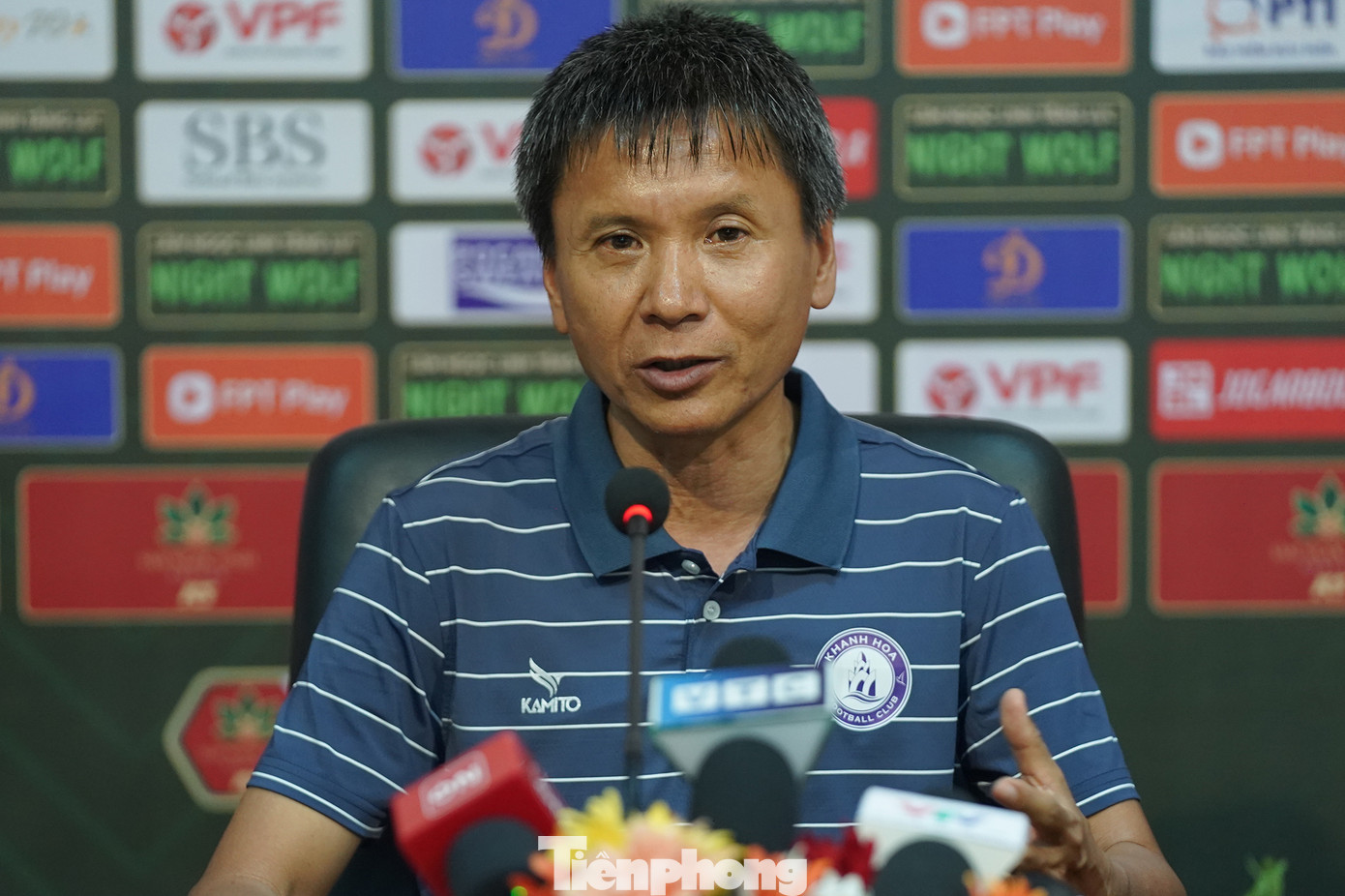 HLV Võ Đình Tân của CLB Khánh Hoà.
