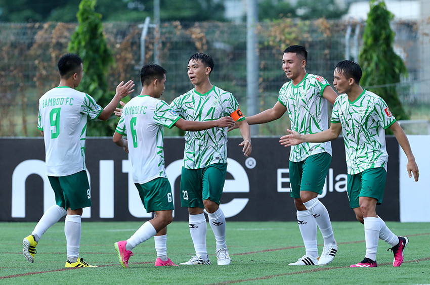 Ngày ra quân mỹ mãn của Bamboo trước Đạt Tín - SPT.