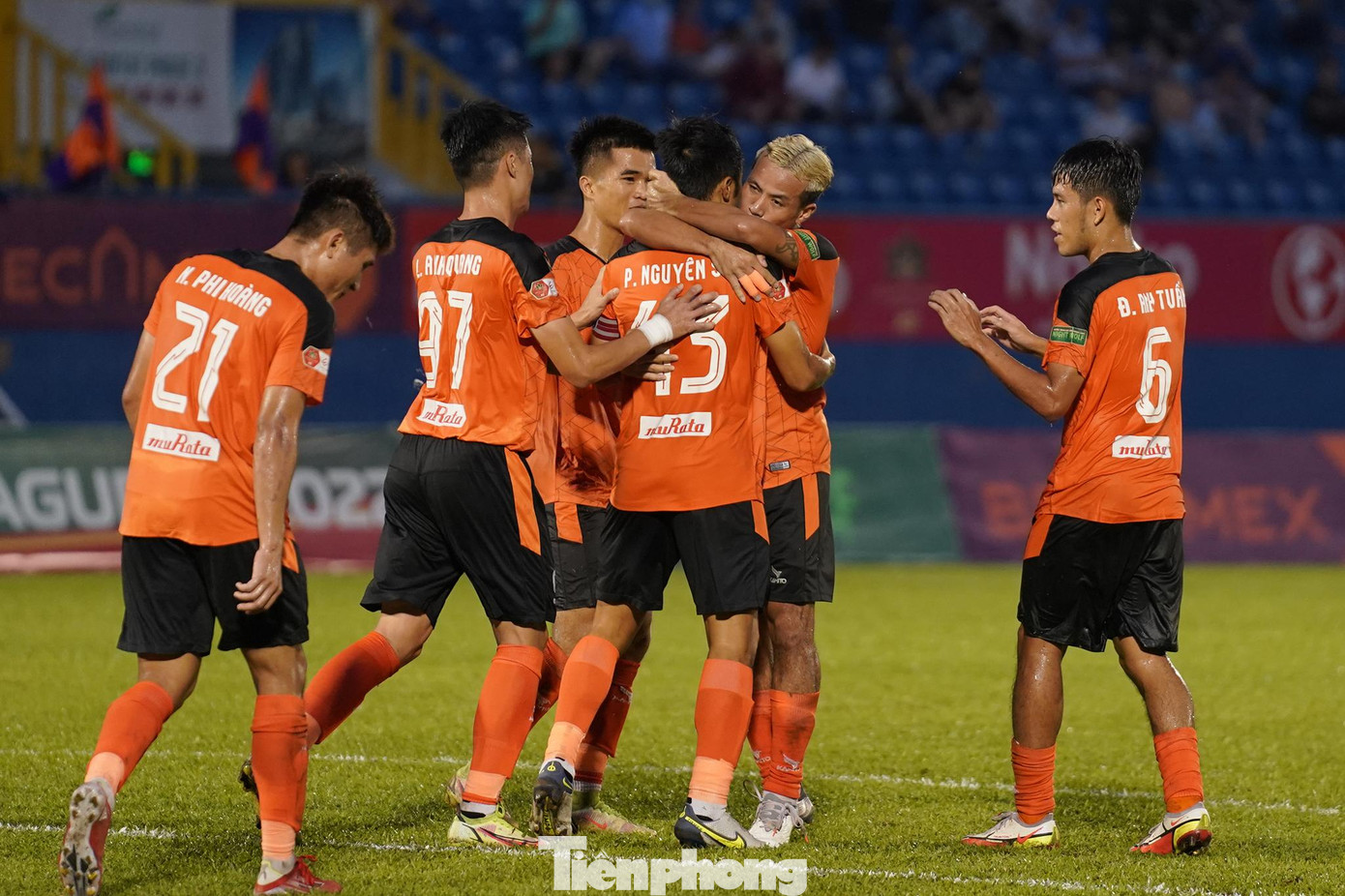 Các chân sút nội của S.Đà Nẵng không phụ lòng HLV Phan Thanh Hùng. Các chân sút nội của S.Đà Nẵng không phụ lòng HLV Phan Thanh Hùng.