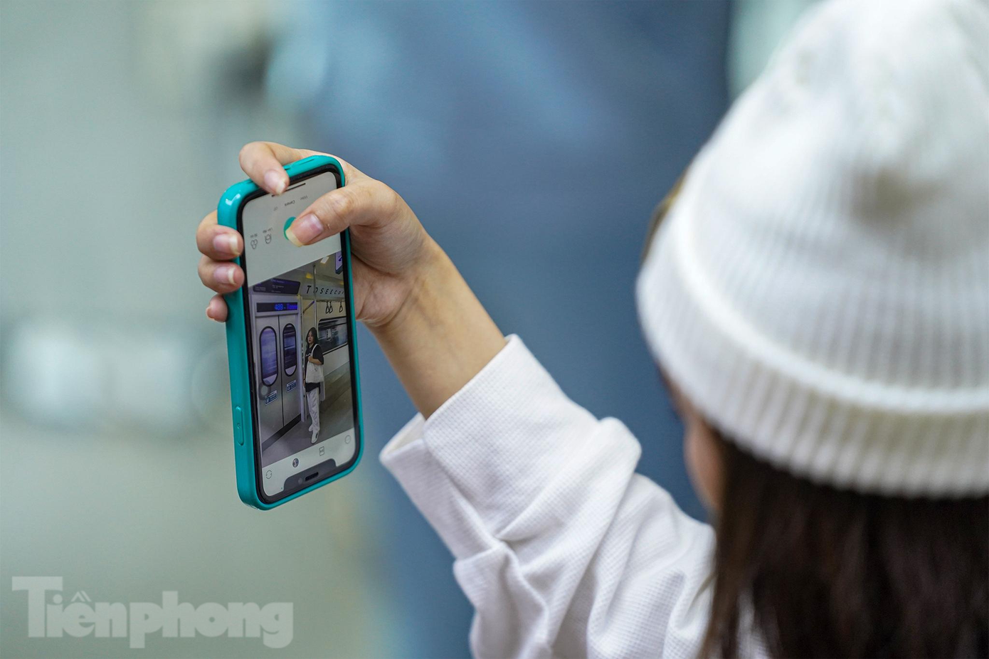 Các bạn trẻ biết đến quán cà phê này đa phần đều từ mạng xã hội.