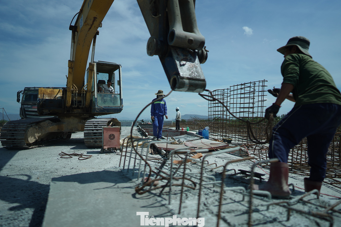 Ban Quản lý dự án 7 yêu cầu các nhà thầu huy động công nhân, tăng ca kíp để sớm đưa dự án vào khai thác.