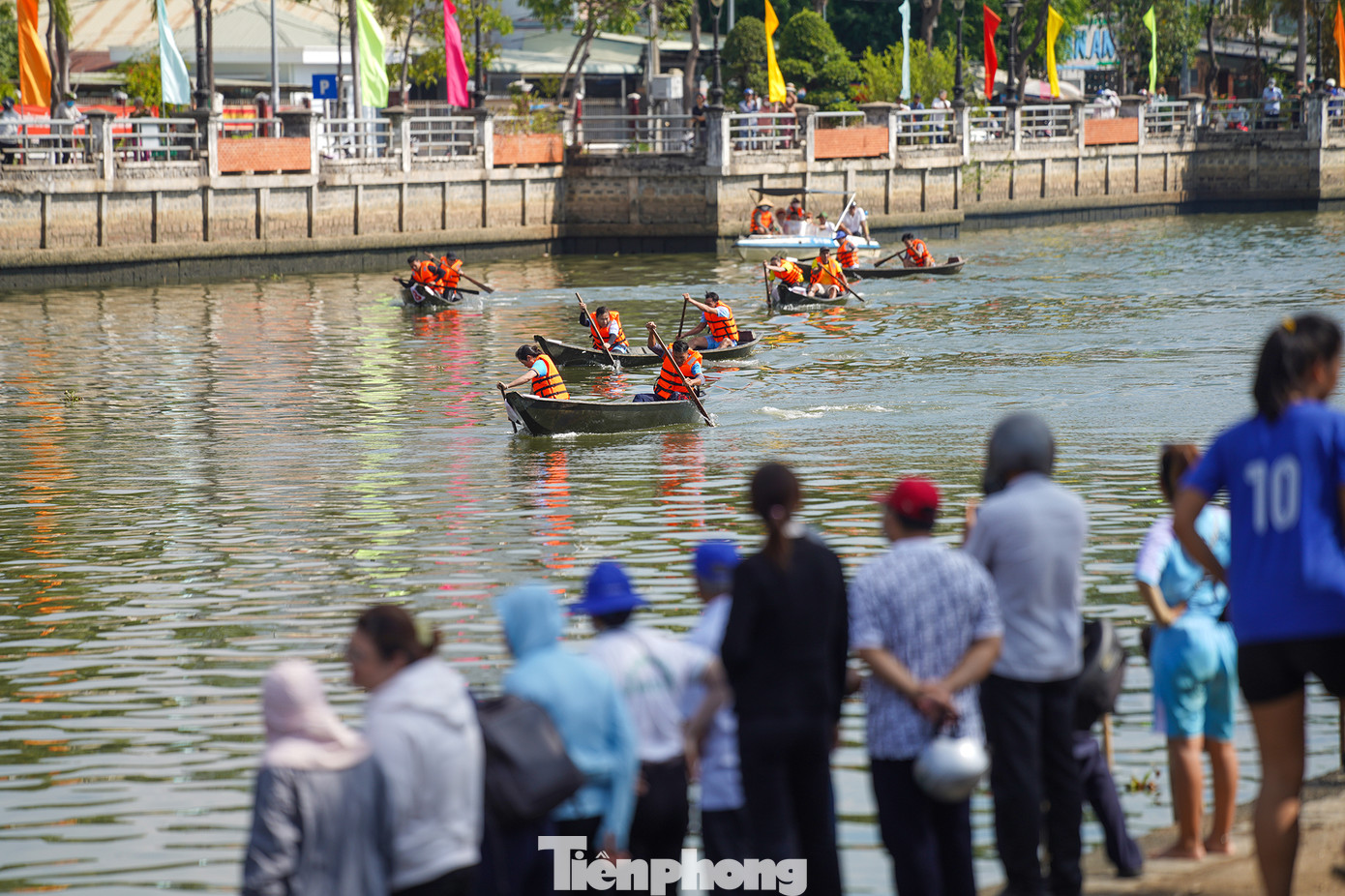 Tham gia giải này có hơn 150 vận động viên của 15 đơn vị huyện, thị xã, thành phố và đơn vị Công an tỉnh Long An.