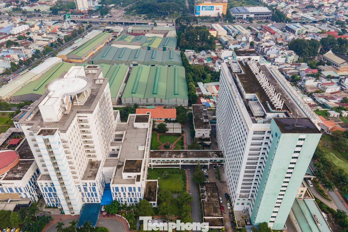 Trong thời gian hoạt động theo mô hình công tư, đã có những vấn đề đặt ra đó là sự bất hợp lý khi khu vực dịch vụ lại sử dụng máy móc thiết bị và nhân lực của bệnh viện công. Tháng 4/2021, khu B - Bệnh viện Đa khoa Đồng Nai tách thành Bệnh viện Đa khoa Đồng Nai 2, trong đó Bệnh viện Đa khoa Đồng Nai giữ một phần vốn nhà nước.