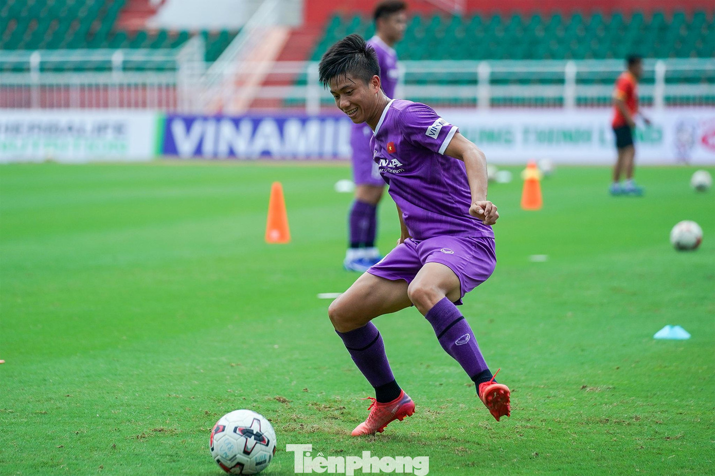 Văn Đức thoải mái trong các bài tập cường độ cao.