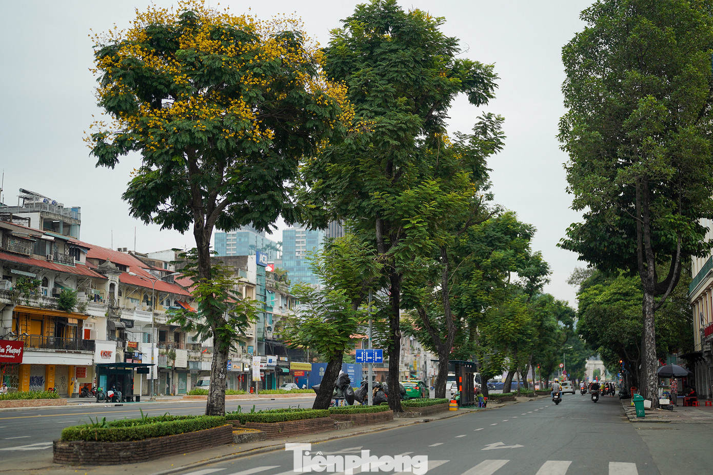 Một góc đường Lê Lợi (quận 1), phía trước chợ Bến Thành.