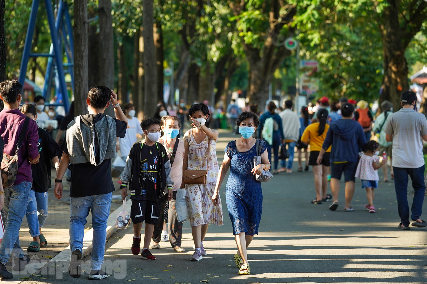 Đối với người lớn, vé vào cổng là 120.000 đồng và trẻ em là 80.000 đồng.