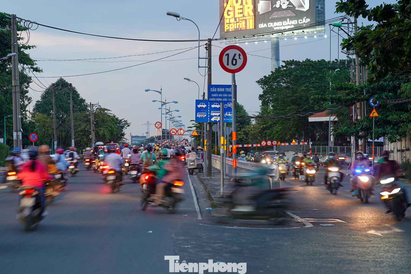 Cầu Bình Triệu 1 và 2 cũng bắc qua sông Sài Gòn hướng từ bến xe miền Đông cũ đi ra các tỉnh Bình Dương, Bình Phước và lên Tây Nguyên. Từ khi thông xe, cầu Bình Triệu 2 đã góp phần giải toả ùn tắc giao thông cho khu vực cửa ngõ phía Đông TPHCM.