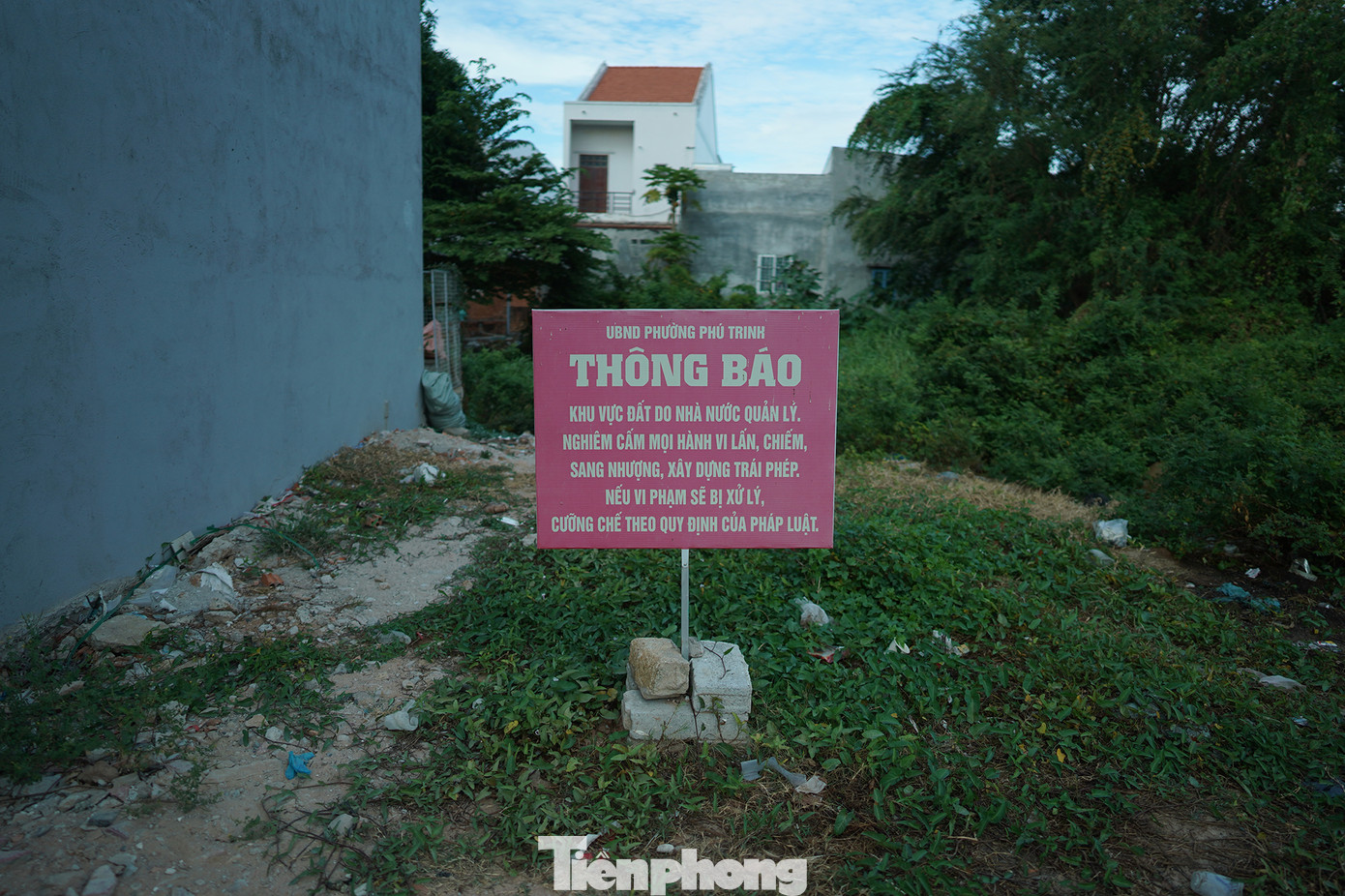 Để phục vụ cho việc đền bù giải tỏa để làm đại lộ Lê Duẩn, Trung tâm Phát triển quỹ đất tỉnh Bình Thuận (thuộc Sở Tài nguyên Môi trường) đã chuẩn bị đất để bố trí tái định cư cho 113 hộ dân.