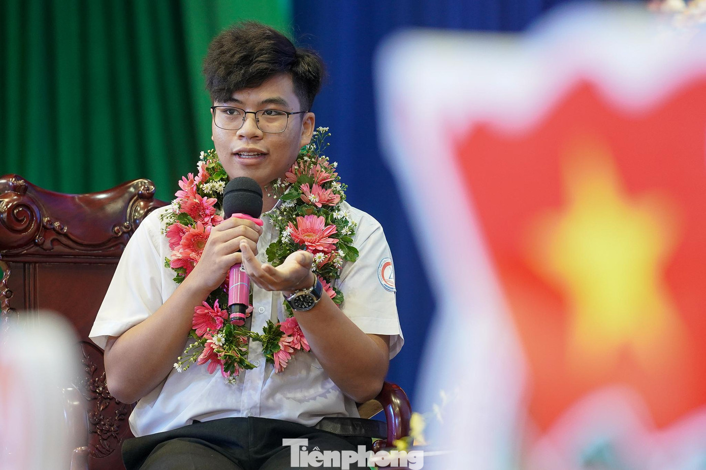 Đặng Minh Nhựt – Cựu Học sinh trường THPT Chuyên Long An (thành phố Tân An) Đặng Minh Nhựt – Cựu Học sinh trường THPT Chuyên Long An (thành phố Tân An)