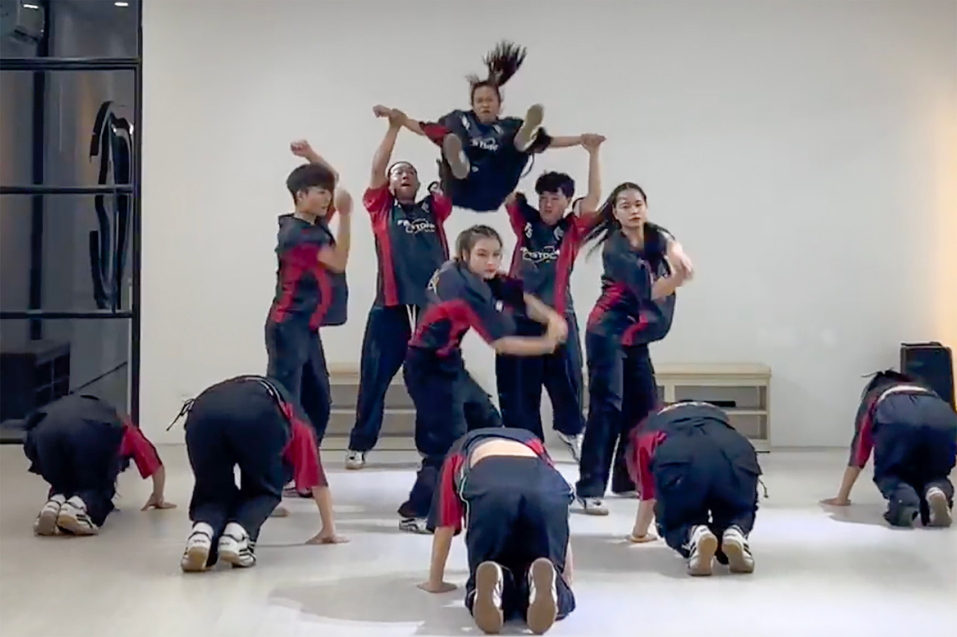 Một vài hình ảnh ấn tượng trong các sản phẩm gửi dự thi. Một vài hình ảnh ấn tượng trong các sản phẩm gửi dự thi.