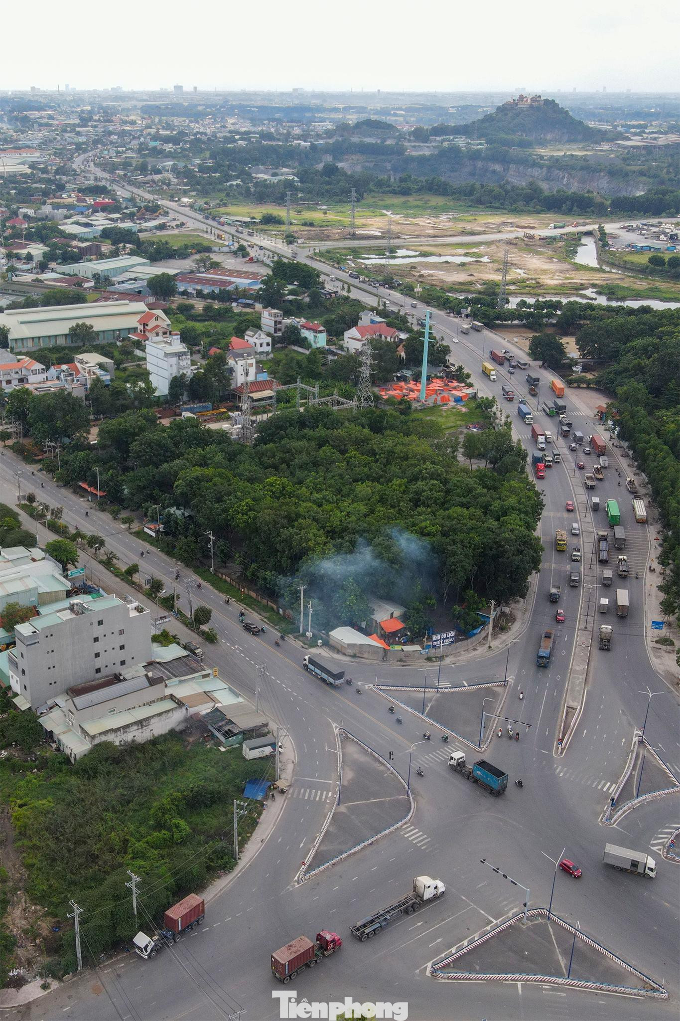 Việc hoàn thành đường Vành đai 3 TPHCM sẽ tạo đột phá về hạ tầng giao thông vừa mở đường cho cách triển khai các dự án liên vùng như đường vành đai 4, đường sắt nhẹ Thủ Thiêm - Long Thành, đường sắt TP.HCM - Cần Thơ hoặc đường trên cao trong thời gian tới đây.