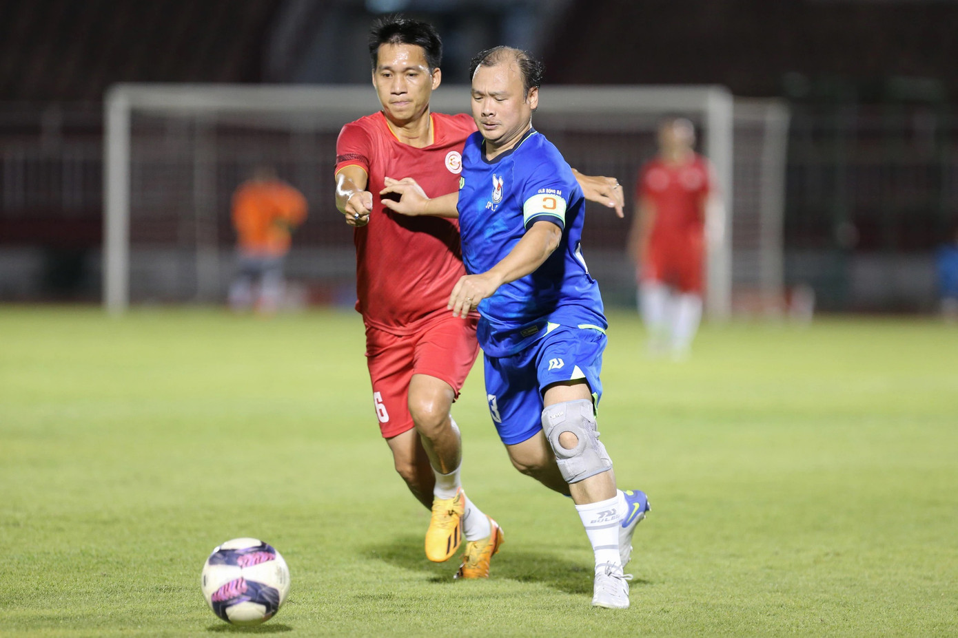 Ngay giữa giờ giải lao, đội trưởng Lê Hải Bình chia sẻ: "Trận đấu diễn ra vừa mang tính giao lưu nhưng cũng rất quyết liệt. Hai đội chơi với tất cả tâm huyết, nhiệt tình. Và tôi cho rằng những hoạt động như thế này vừa tăng thêm sự giao lưu giữa các ngành, các cấp với làng báo Việt Nam. Đồng thời cũng cổ động anh em rèn luyện thân thể theo gương Bác Hồ vĩ đại, cũng là người sáng lập và rèn luyện cho báo chí cách mạng Việt Nam".