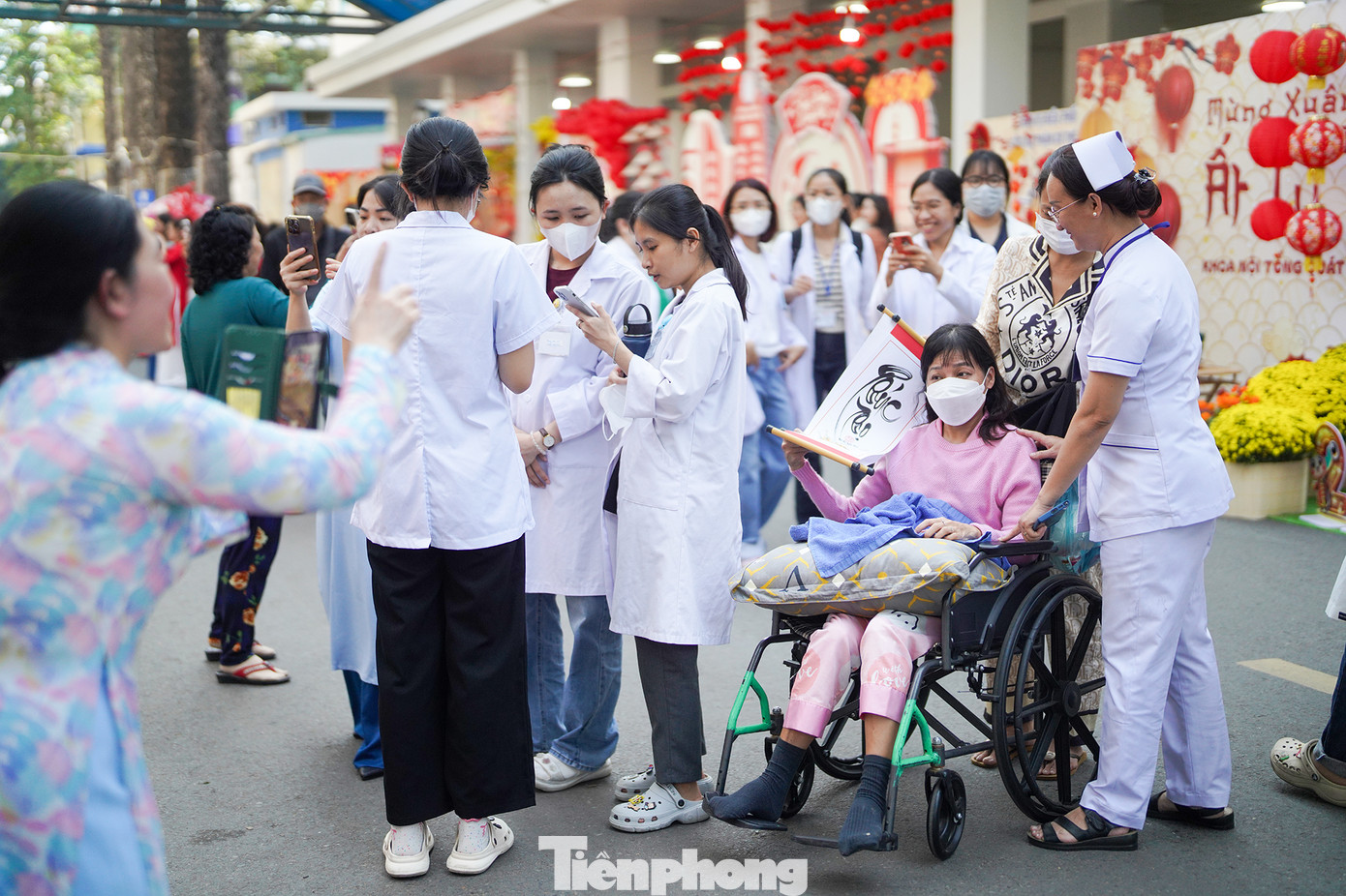 Đây là năm thứ 5, Bệnh viện Chợ Rẫy thực hiện đường hoa phục vụ bệnh nhân.