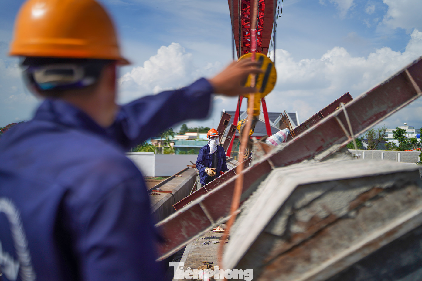 Gói thầu XL2 thi công cầu, tuyến chính cao tốc, tuyến song hành nhánh trái và đường song hành từ đường tỉnh 830C đến nút giao - đường Vành đai 3 đoạn qua tỉnh Long An đã hoàn thành khoảng 40%.