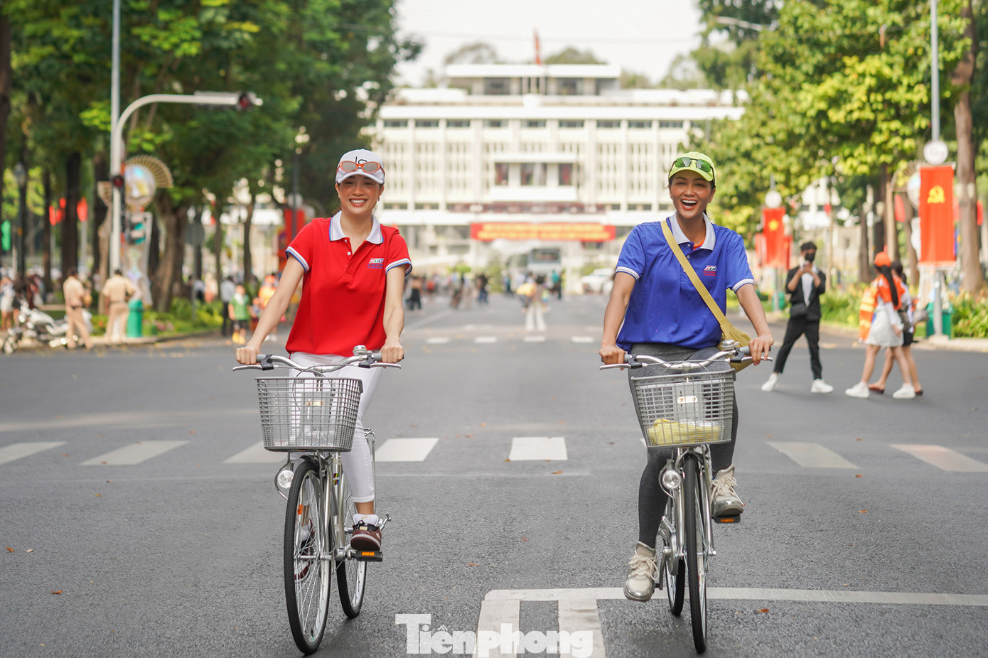 Á hậu Hoàn vũ 2015 Lệ Hằng tham gia đạp xe cùng Hoa hậu H&apos;Hen Niê, hoa hậu Hoàn Vũ 2017.