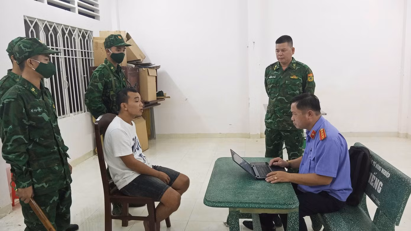 Các đối tượng bị bắt giữ.