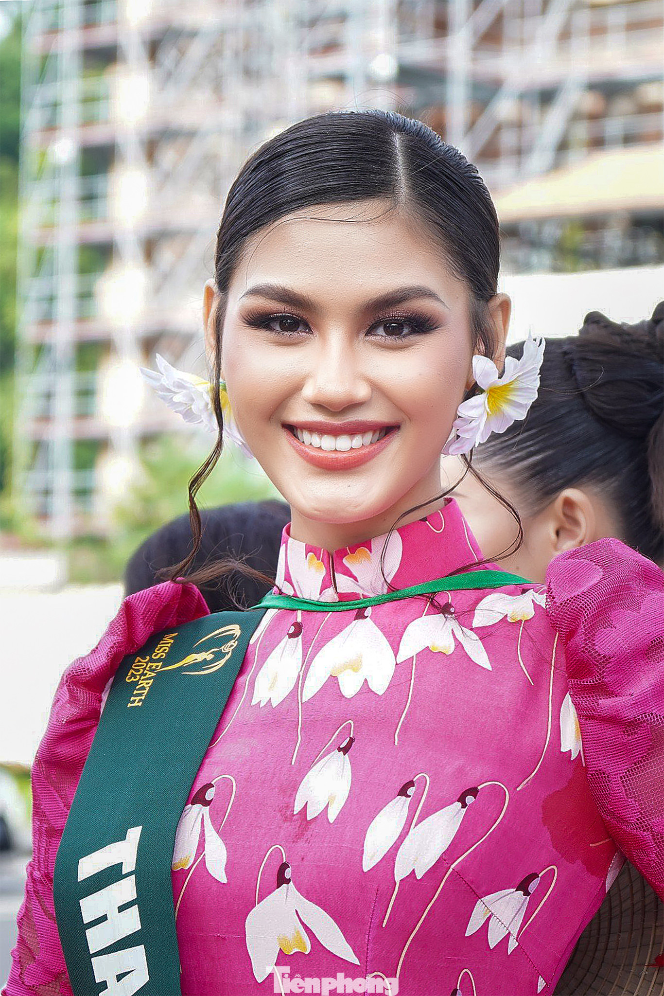 Đại diện Thái Lan Cora Bliault tròn 18 tuổi hiện nay là sinh viên chuyên ngành Quản lý Khách sạn. Với chiều cao nổi bật 1,78 m và thân hình đầy đặn, quyến rũ, Cora Bliault đã có màn thể hiện ấn tượng trong các phần thi bikini và dạ hội trong đêm chung kết.