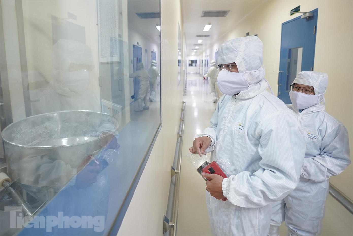 Với vai trò là nhà sản xuất và cũng là nhà tài trợ, Stellapharm đã tham gia tổ chức đánh giá, thử nghiệm lâm sàng dưới sự chủ trì của Cục Khoa học đào tạo theo quyết định của Bộ Y Tế về việc thử nghiệm lâm sàng pha 2/3, ngẫu nhiên nhằm đánh giá tính an toàn và hiệu quả của Molnupiravir.