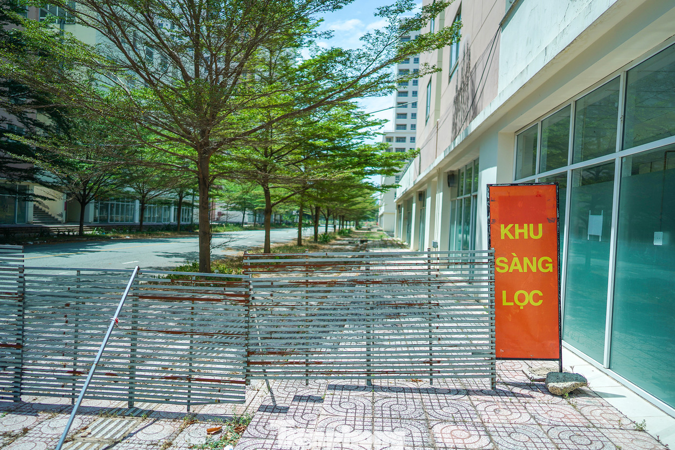 Các khu vực này hiện rào kín, hạn chế người ra vào.